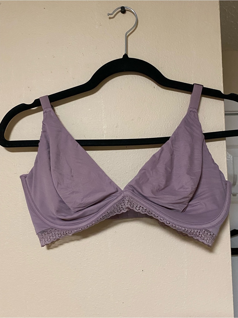 Soft Lace-Trim Non-Padded Bra in Lavender